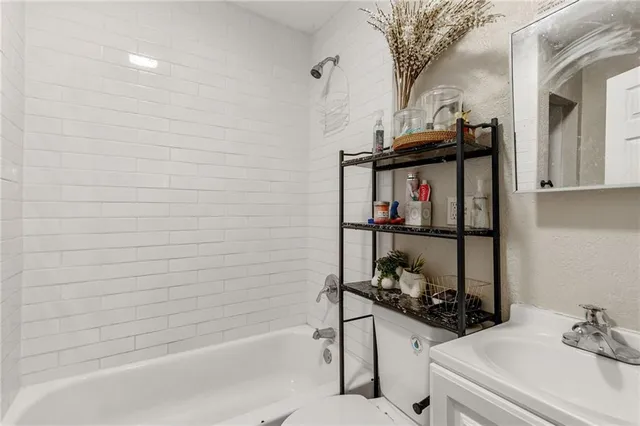 $160,000 | 5820 Olive Street, Kansas City, MO 64130