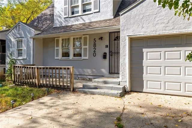 $160,000 | 5820 Olive Street, Kansas City, MO 64130