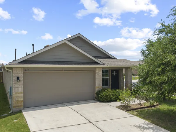 $2,100 | 233 Baron Creek Trail, Bastrop, TX 78602