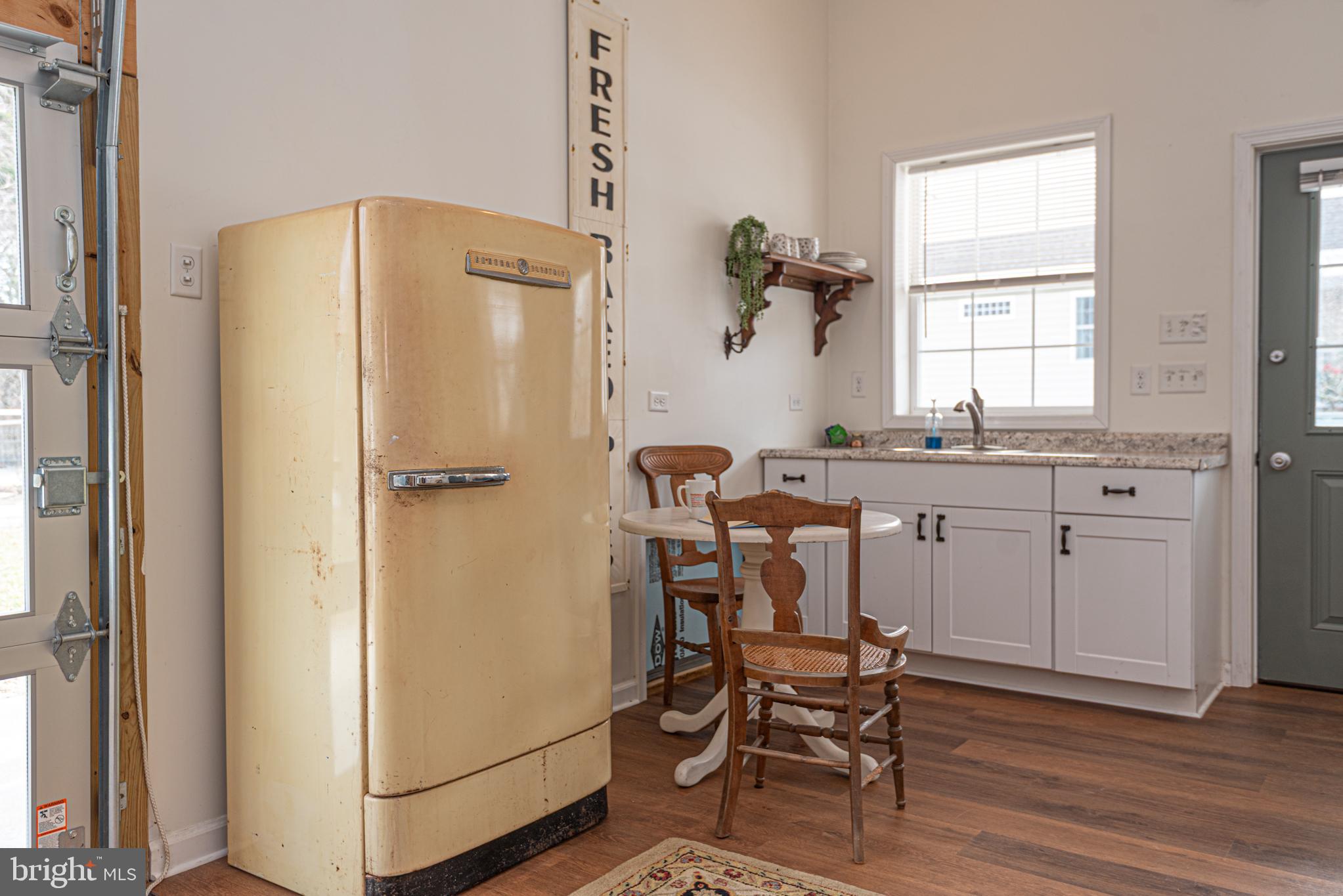 7 Longview Drive Ocean View, DE 19970 - Photo 101 of 125 1950 fridge in great working condition.