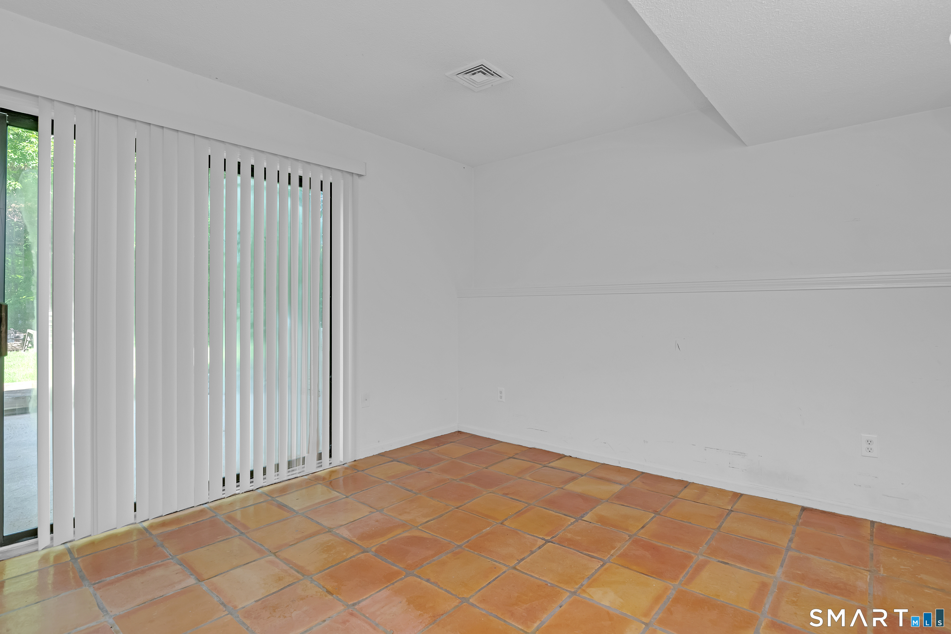 90 Bell Street Manchester, CT 06040 - Photo 24 of 40 a view of an empty room
