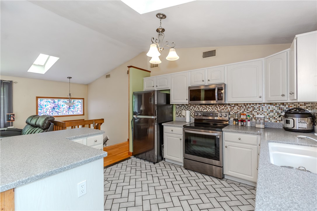54 Colvintown Road Coventry, RI 02816 - Photo 16 of 50