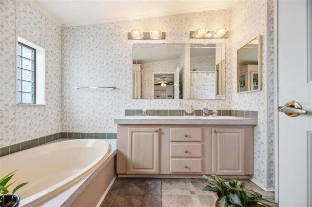 $195,000 | 6335 Grove Pointe Dr S East, Winter Haven, FL 33884