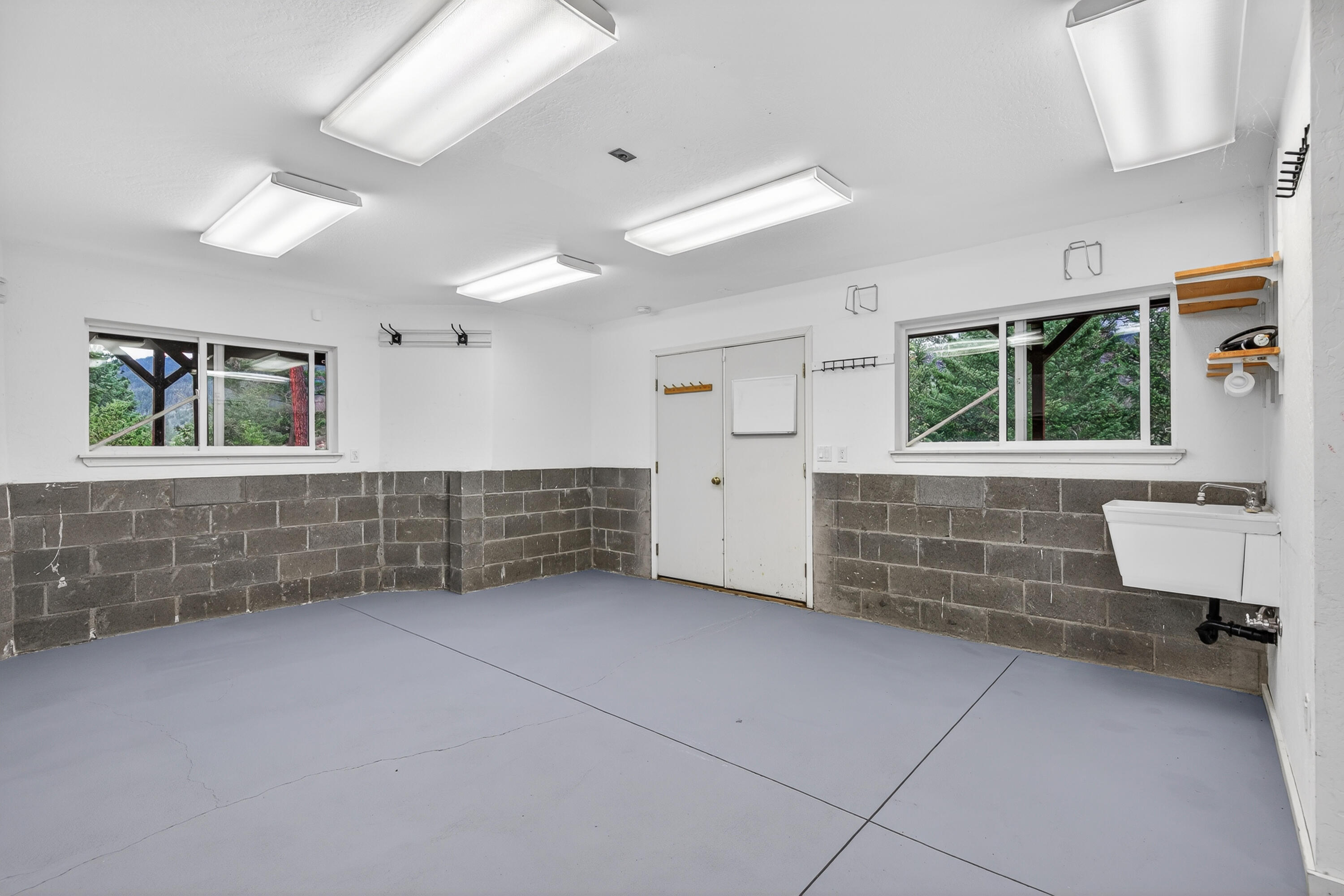2365 Eastside Road Jacksonville, OR 97530 - Photo 50 of 69 39-35