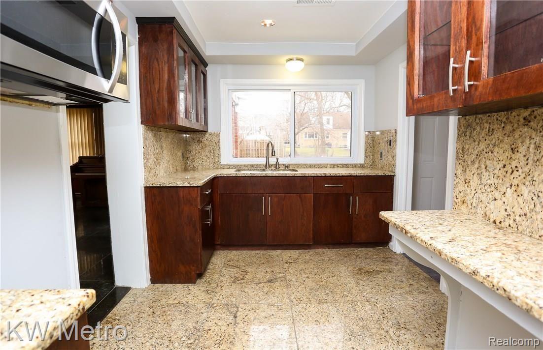 17621 Cornell Road Southfield, MI 48075 - Photo 7 of 29 Cornell-7.jpg