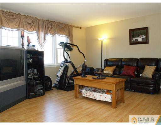 16 South Rhoda Street Monroe Township, NJ 08831 - Photo 2 of 25 Gallery Image 2