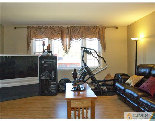 16 South Rhoda Street Monroe Township, NJ 08831 - Photo 15 of 25 Gallery Image 15