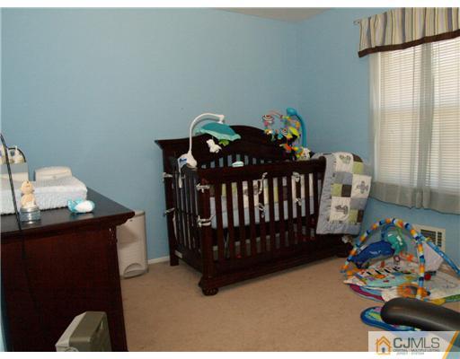 16 South Rhoda Street Monroe Township, NJ 08831 - Photo 6 of 25 Gallery Image 6
