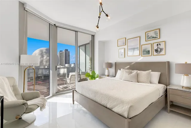 $6,000 | 851 Northeast 1st Avenue, Unit 1010, Miami, FL 33132