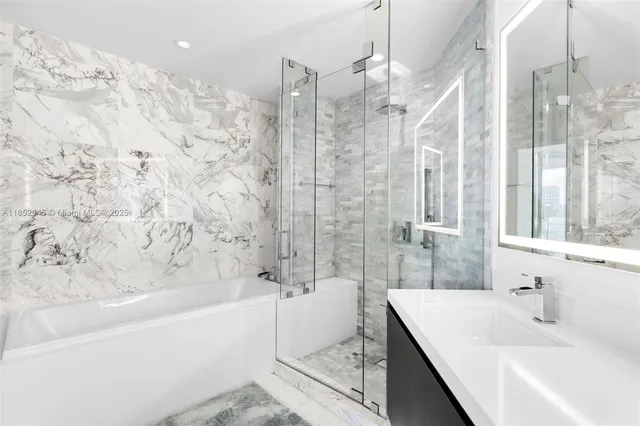 $6,000 | 851 Northeast 1st Avenue, Unit 1010, Miami, FL 33132