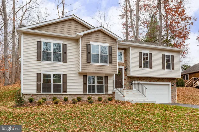 $469,900 | 702 Eastover Parkway, Locust Grove, VA 22508