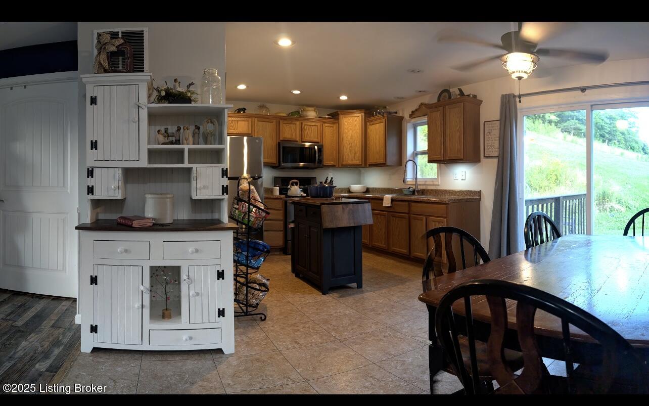 579 Carlisle Road Carrollton, KY 41008 - Photo 3 of 12 IMG_5753