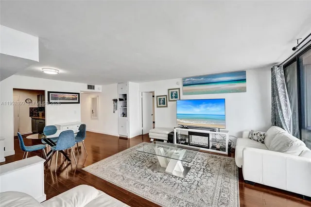 $4,000 | 2201 South Ocean Drive, Unit 608, Hollywood, FL 33019