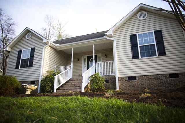 681 Pearson Town Road Moore, SC 29369 - Photo 3 of 25 Gallery Image 3