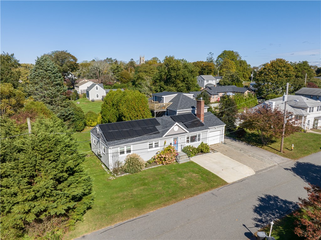 4 James Street Middletown, RI 02842 - Photo 3 of 50