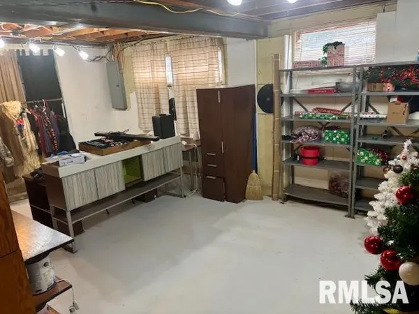 $210,000 | 103 Penny Lane, Macomb, IL 61455