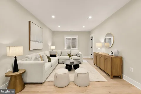 $2,350,000 | 923 17th Street South, Arlington, VA 22202