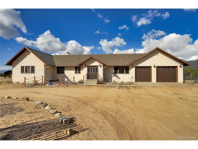 a house view with a outdoor space