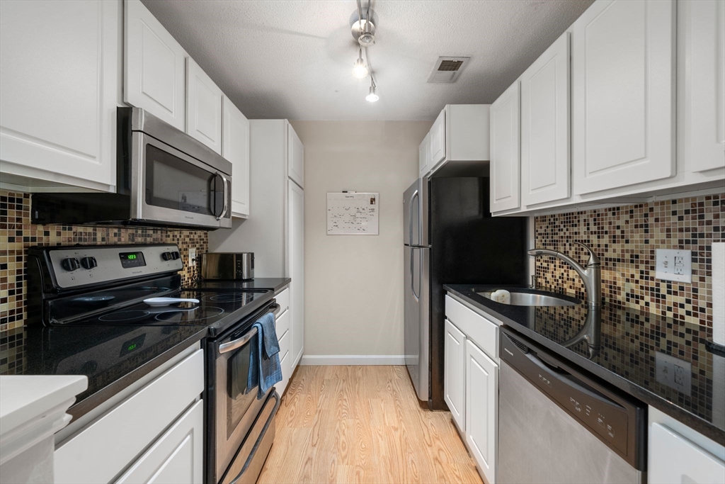 2011 Franklin Crossing Road, Unit 2011 Franklin, MA 02038 - Photo 15 of 36 Gallery Image 15