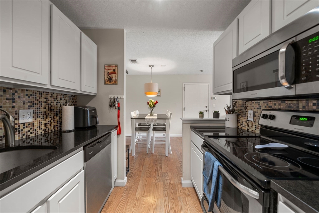 2011 Franklin Crossing Road, Unit 2011 Franklin, MA 02038 - Photo 18 of 36 Gallery Image 18