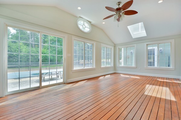11 Reeves Road Bedford, MA 01730 - Photo 15 of 18 Gallery Image 15