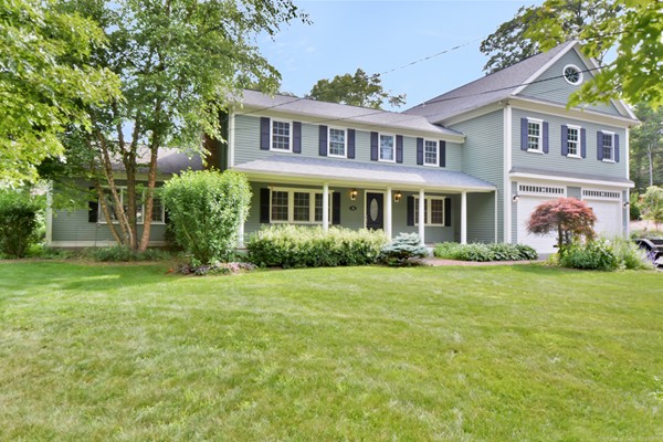 11 Reeves Road Bedford, MA 01730 - Photo 2 of 18 Gallery Image 2