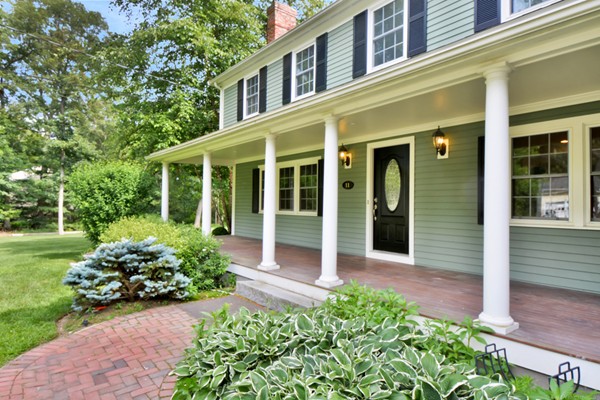 11 Reeves Road Bedford, MA 01730 - Photo 3 of 18 Gallery Image 3
