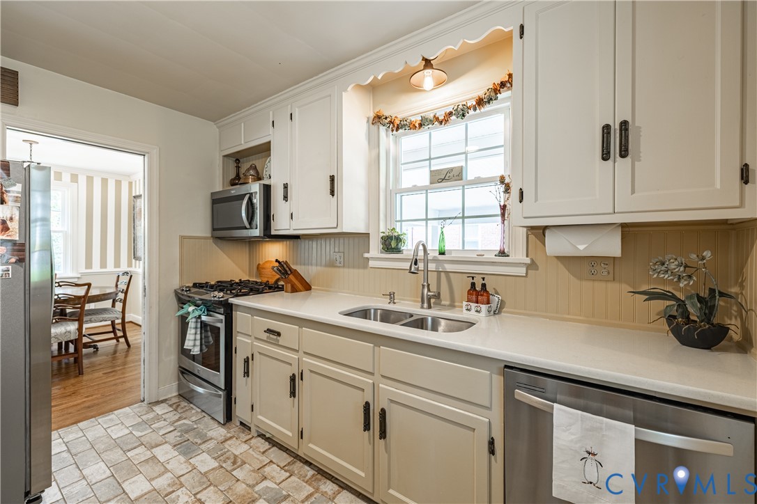 1107 Ridgecrest Drive Henrico, VA 23229 - Photo 10 of 26
