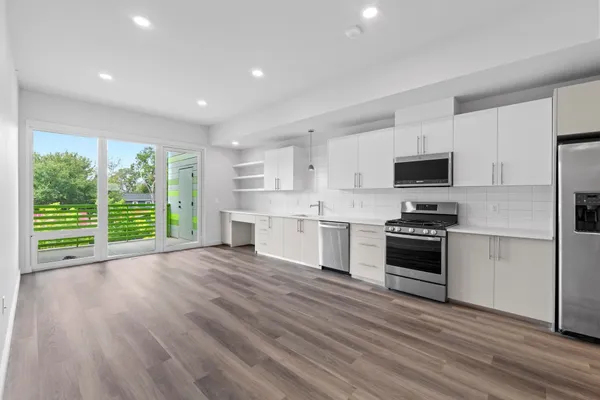 $2,250 | 4004 Banister Lane, Unit 214, Austin, TX 78704
