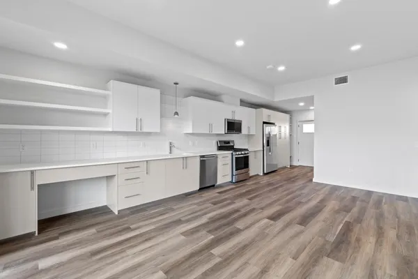 $2,250 | 4004 Banister Lane, Unit 214, Austin, TX 78704