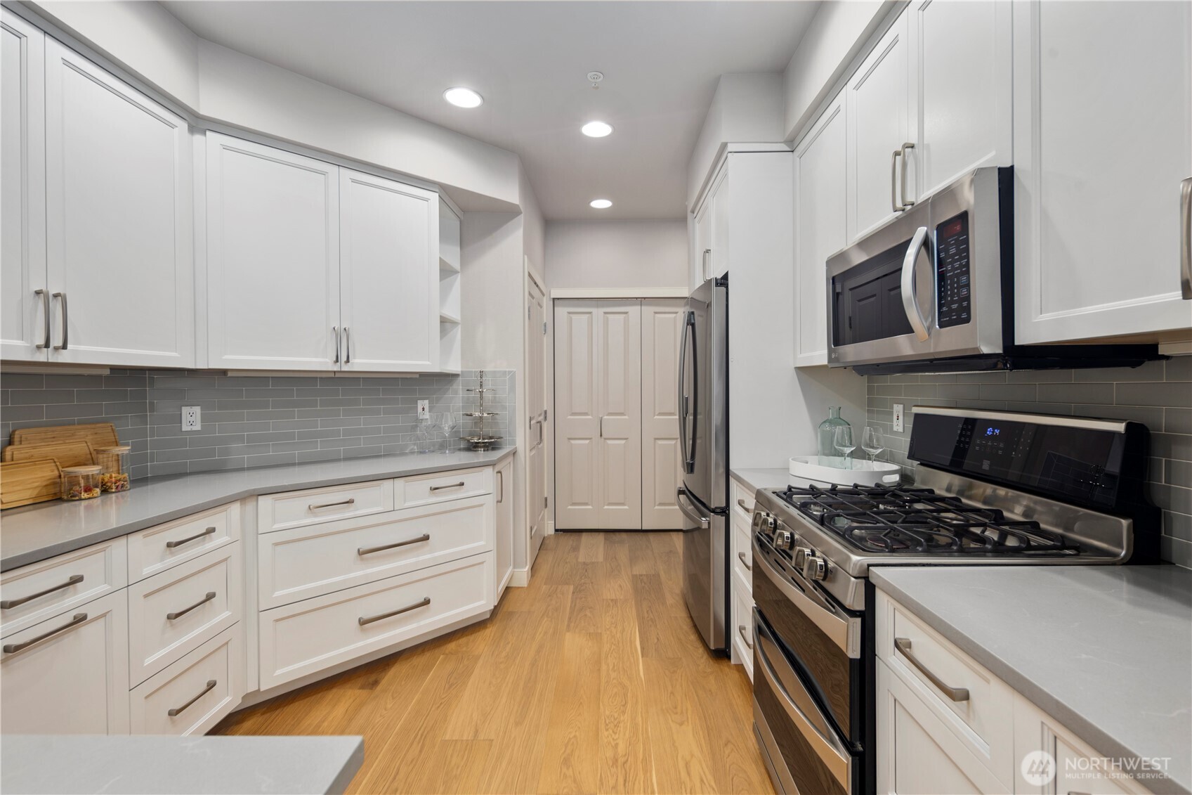 120 Newport Way Northwest, Unit 17 Issaquah, WA 98027 - Photo 8 of 34