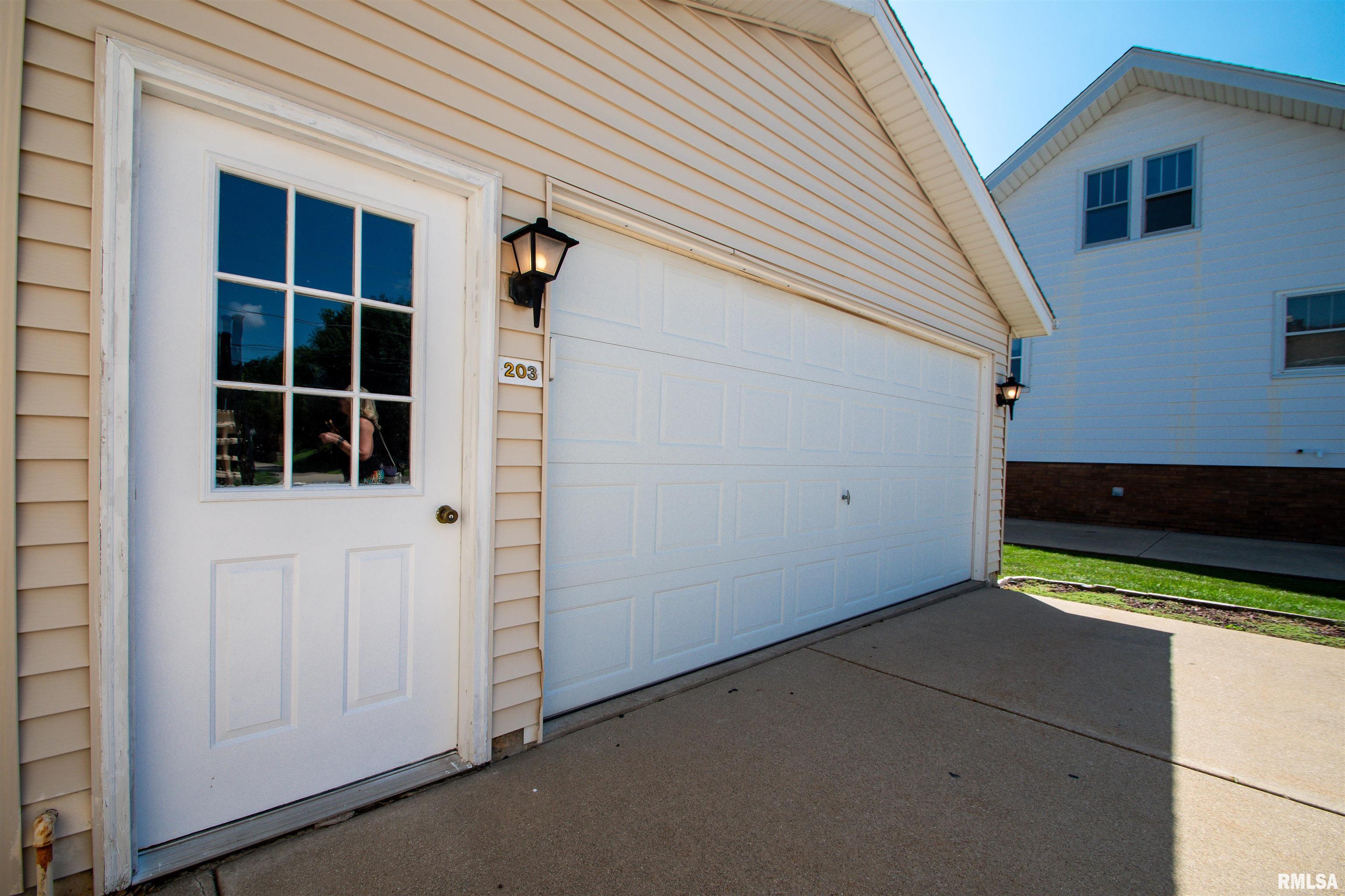 201-203 South Market Street Washington, IL 61571 - Photo 11 of 70