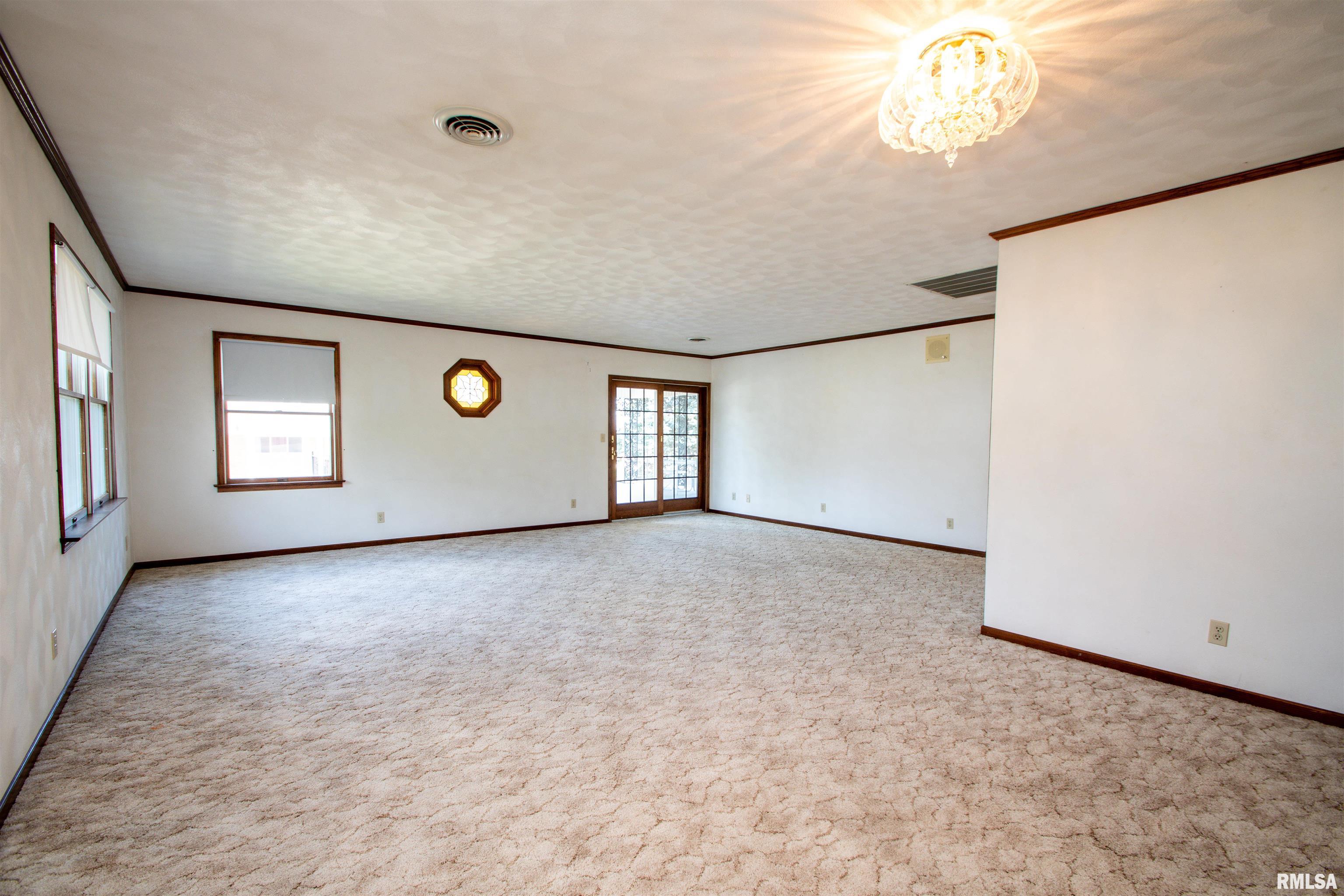 201-203 South Market Street Washington, IL 61571 - Photo 24 of 70