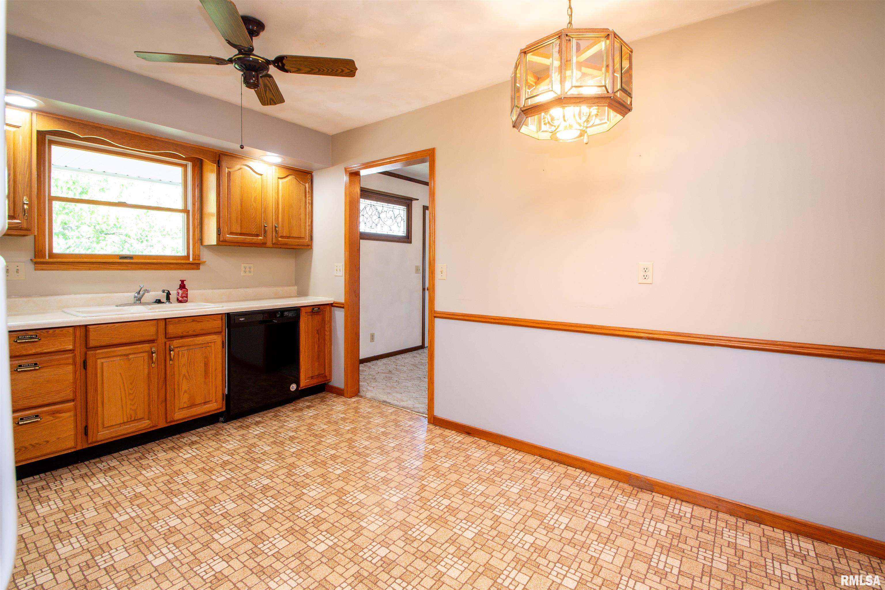 201-203 South Market Street Washington, IL 61571 - Photo 29 of 70