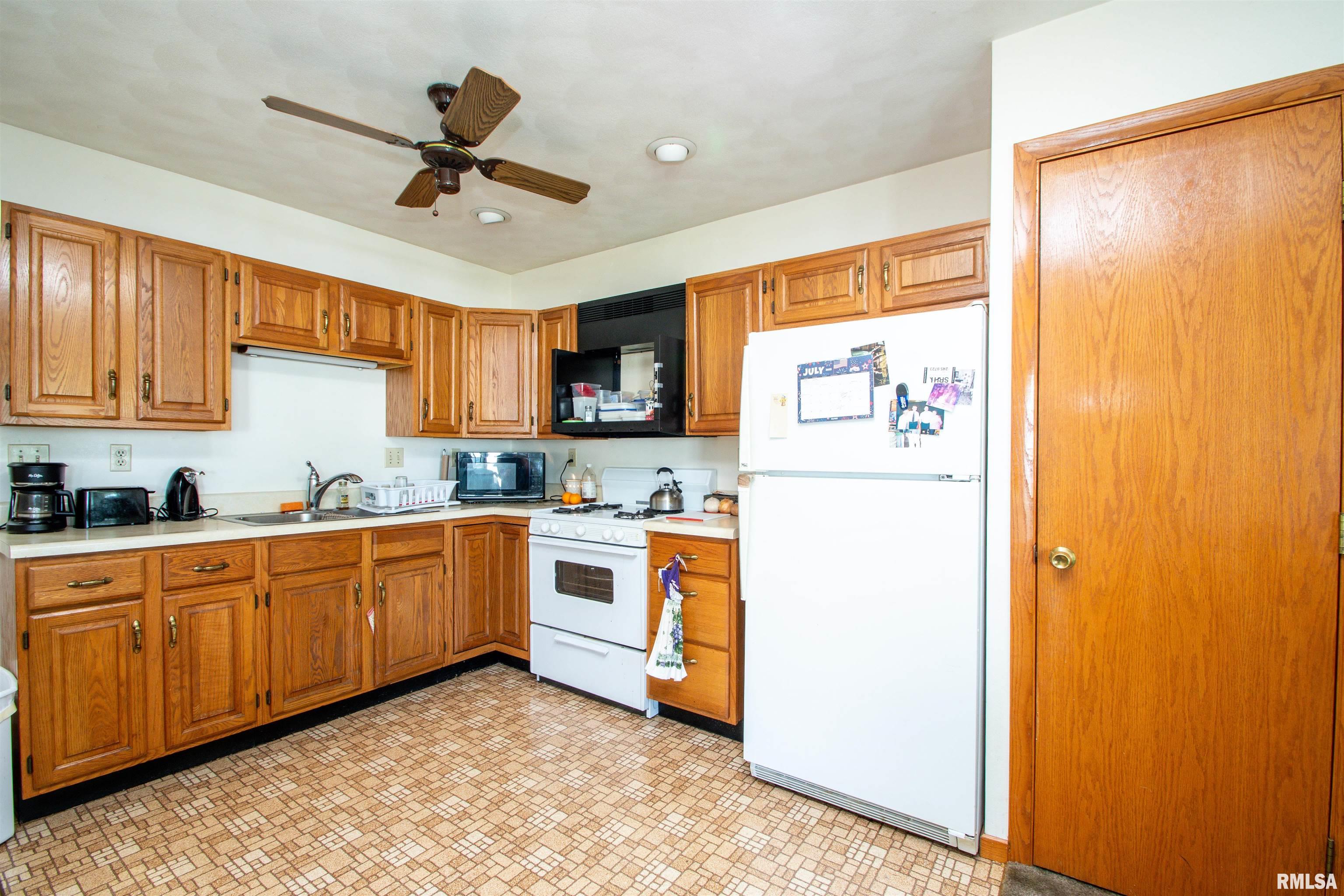 201-203 South Market Street Washington, IL 61571 - Photo 60 of 70