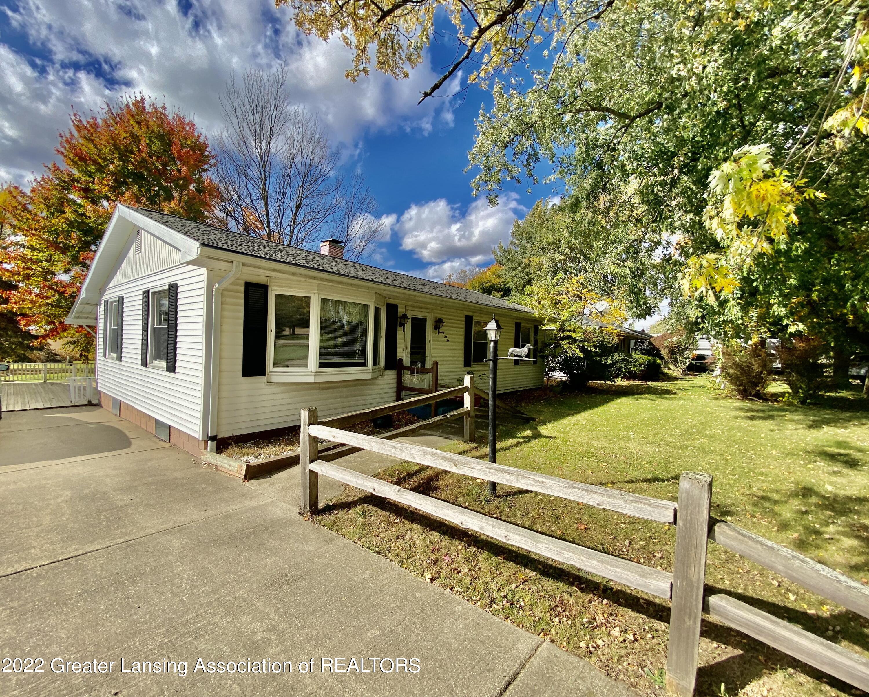 2210 South Cochran Road, Unit R4 Charlotte, MI 48813 - Photo 15 of 25 Main SHOT