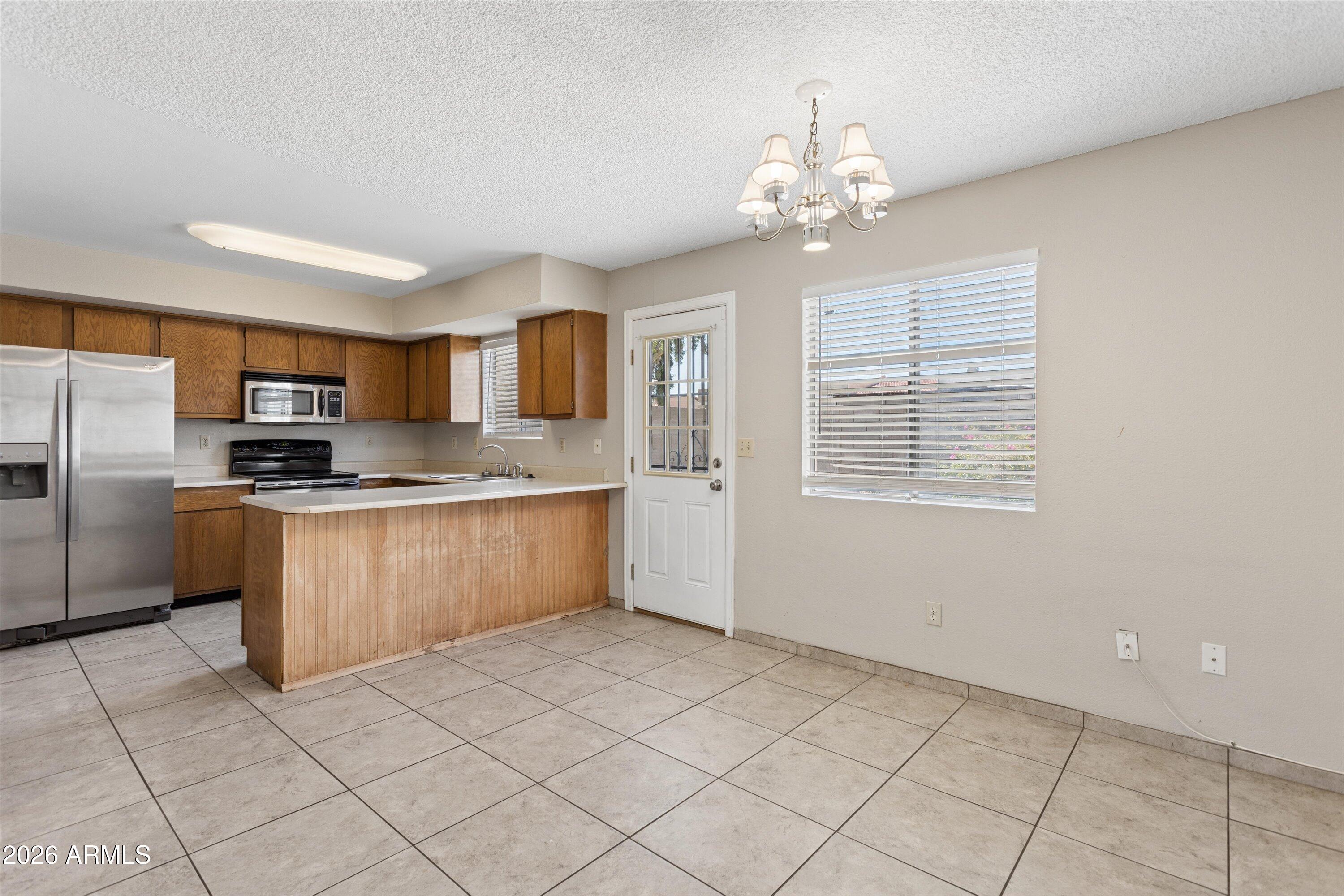 407 East Pecan Road Phoenix, AZ 85040 - Photo 8 of 23
