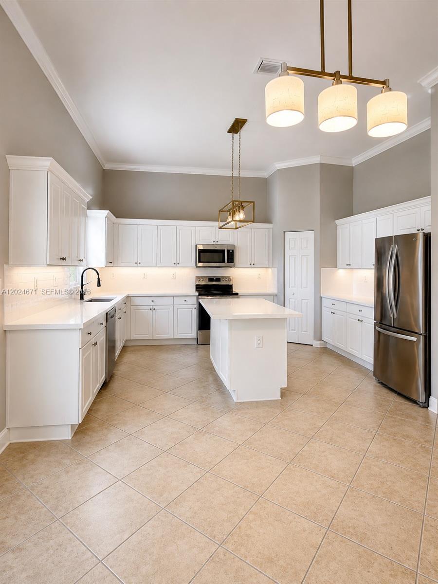 2116 Northeast 38th Road, Unit 2116 Homestead, FL 33033 - Photo 4 of 23 Gallery Image 4