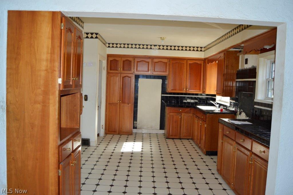 2512 Lake Rd Boulevard Northwest Canton, OH 44708 - Photo 5 of 12 Gallery Image 5