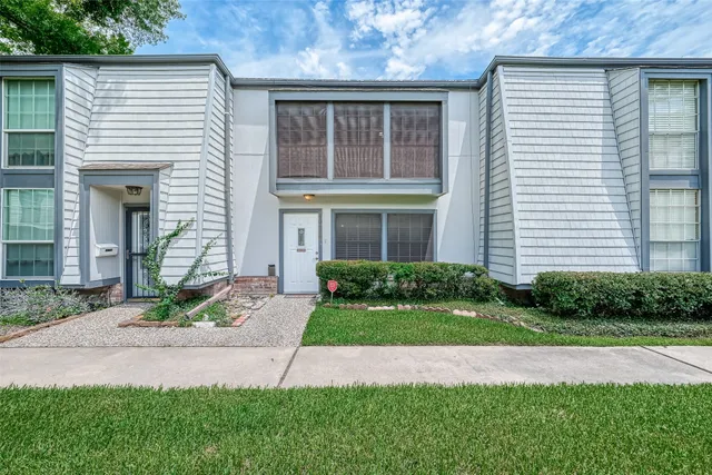 $1,600 | 10188 Beekman Pl Drive, Houston, TX 77043