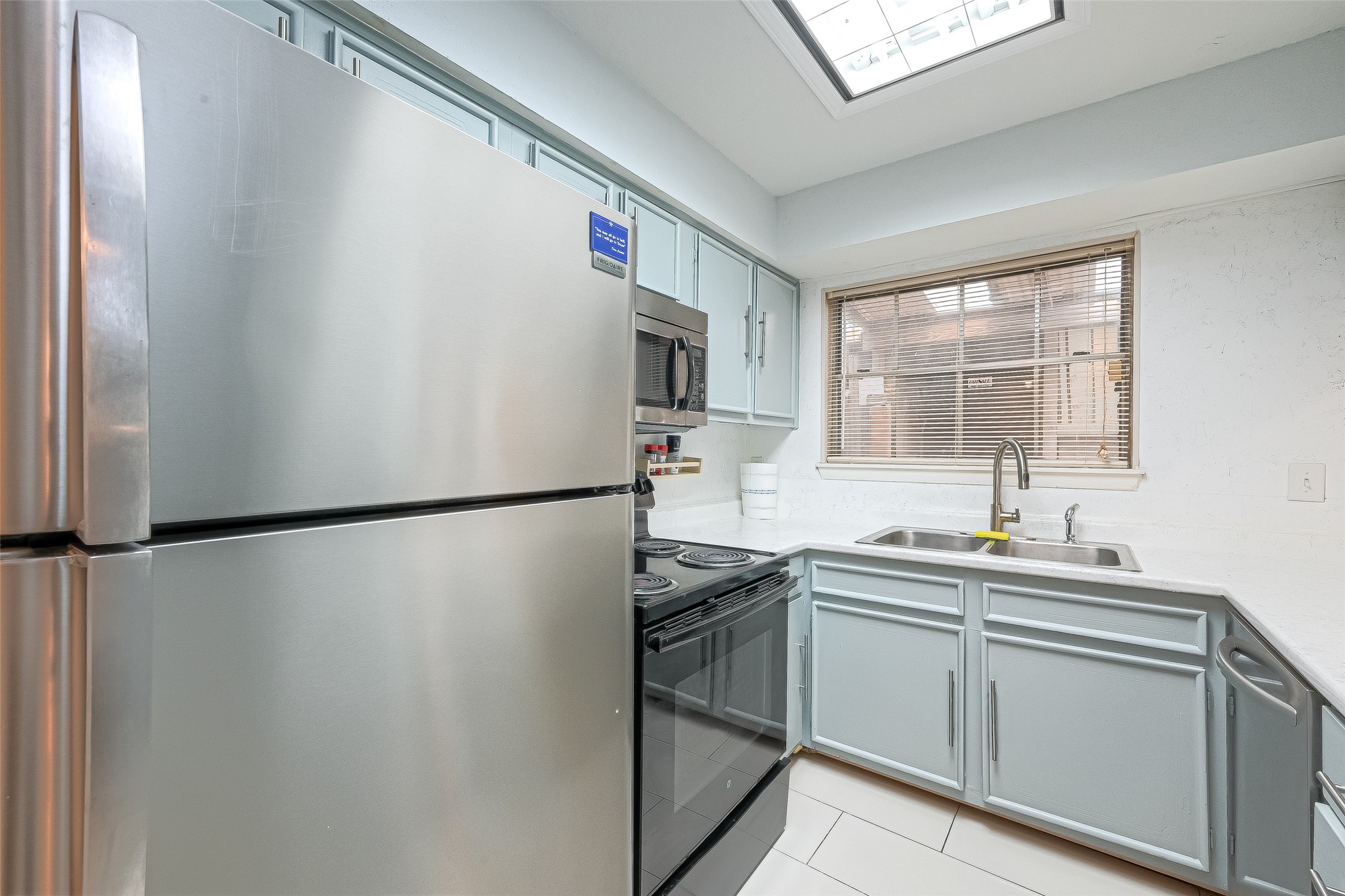 10188 Beekman Pl Drive Houston, TX 77043 - Photo 12 of 27