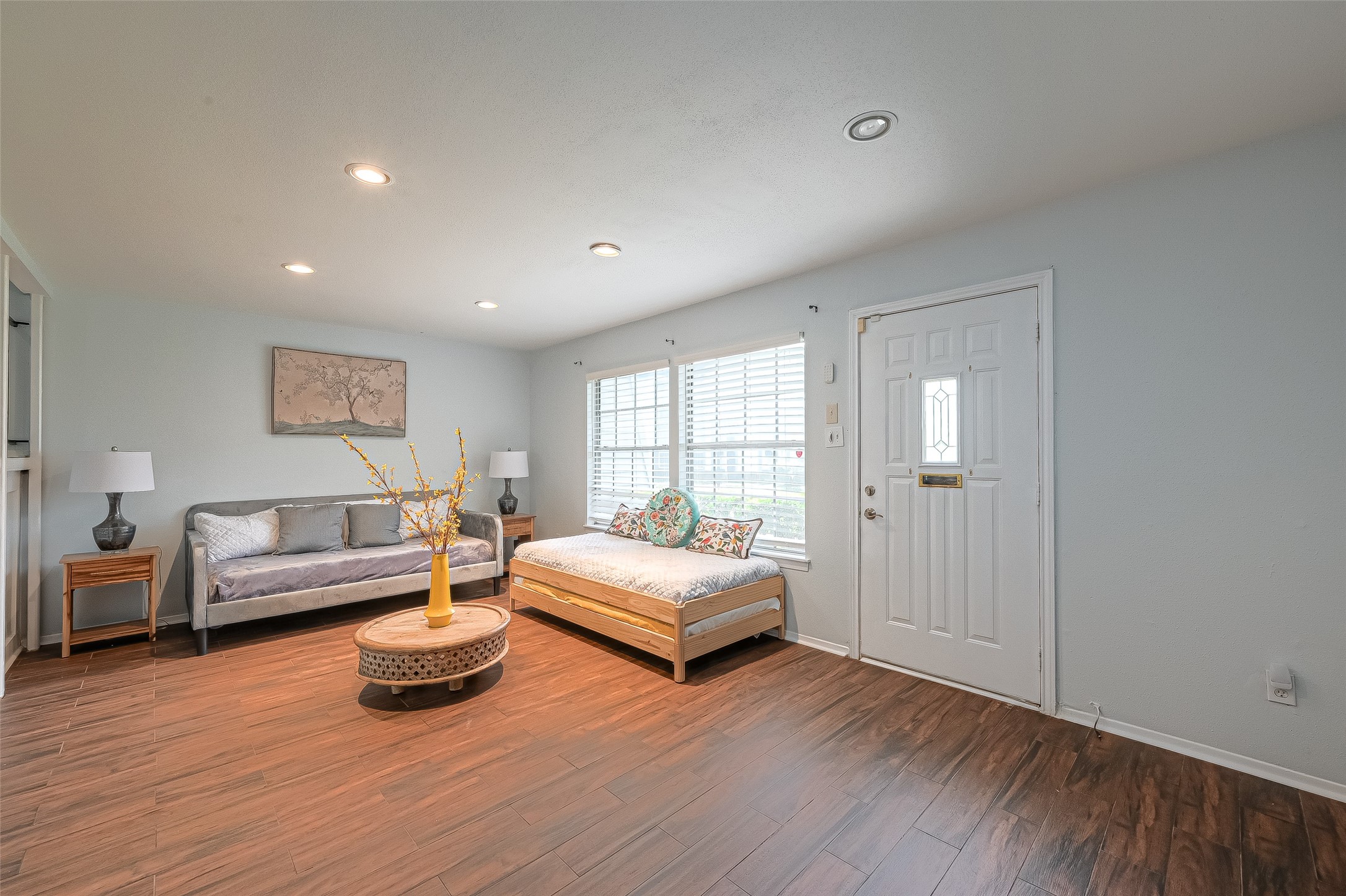 10188 Beekman Pl Drive Houston, TX 77043 - Photo 5 of 27