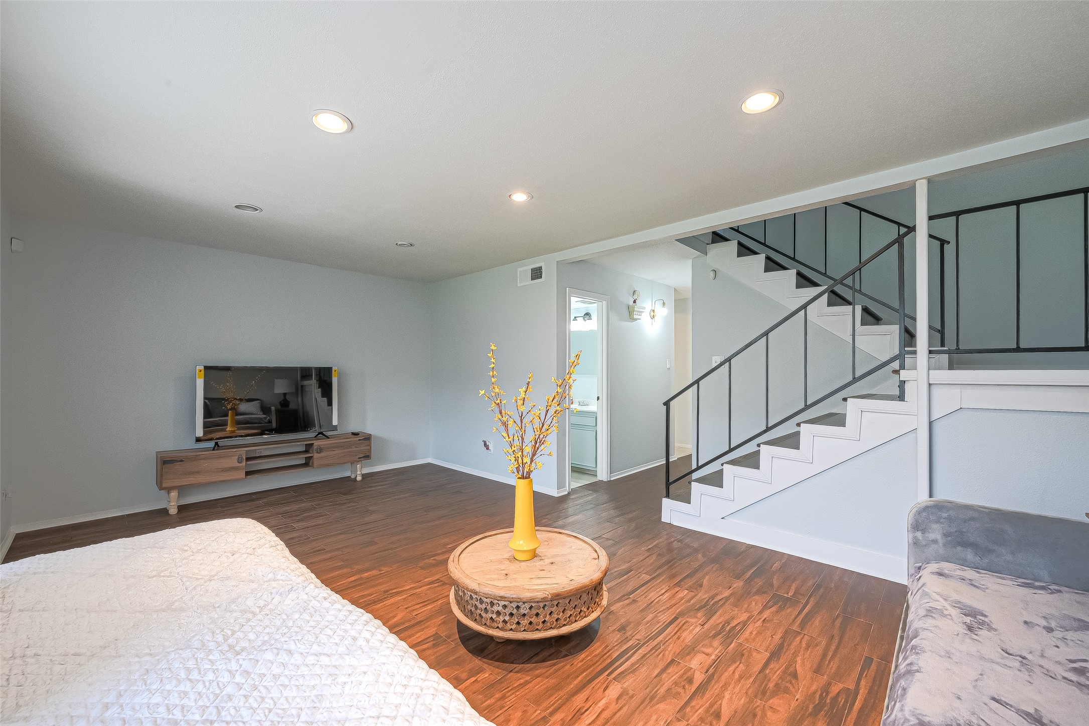 10188 Beekman Pl Drive Houston, TX 77043 - Photo 7 of 27