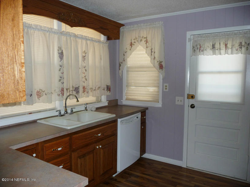 116 Stack Avenue Interlachen, FL 32148 - Photo 13 of 35 kitchen
