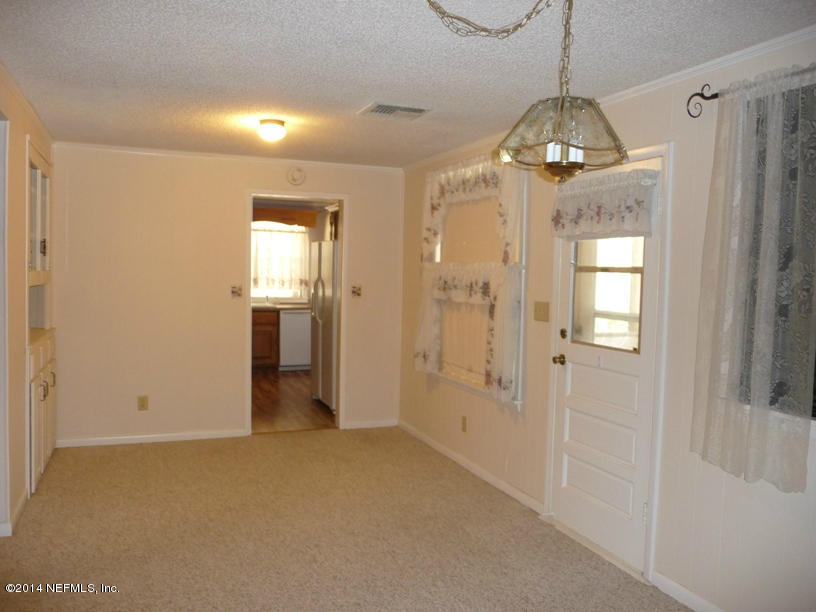 116 Stack Avenue Interlachen, FL 32148 - Photo 10 of 35 dining area
