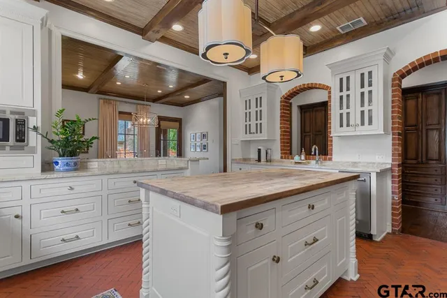 $1,246,080 | 2202 Woodlands Drive, Tyler, TX 75703