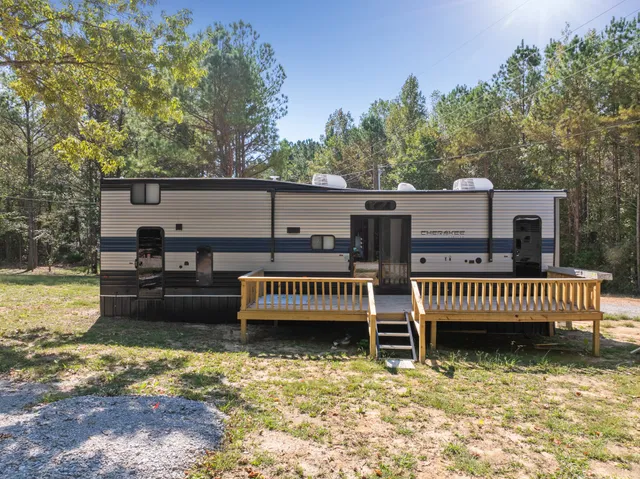 a picture of a bathroom