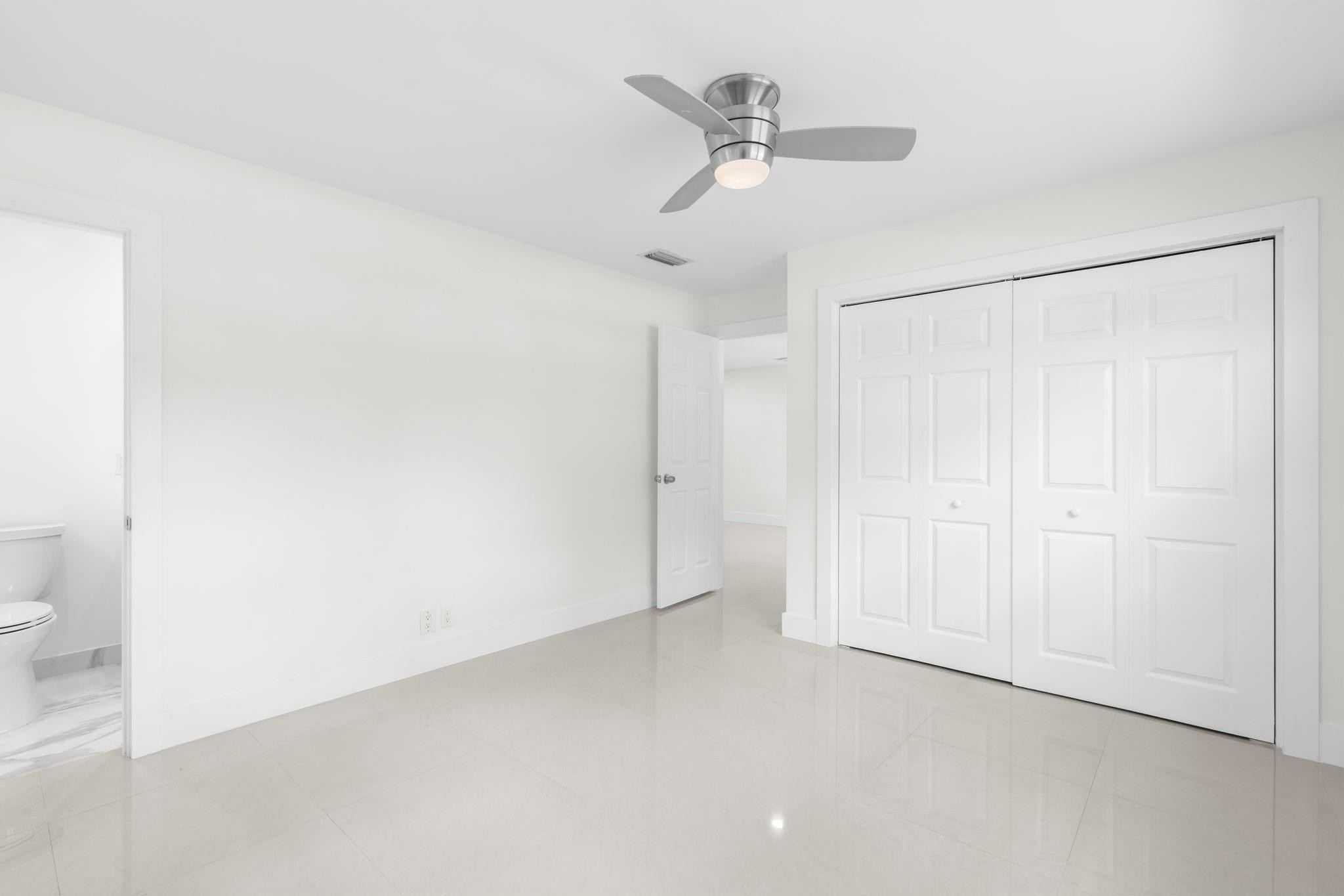 3262 Pierce Street Hollywood, FL 33021 - Photo 24 of 35 a view of an empty room