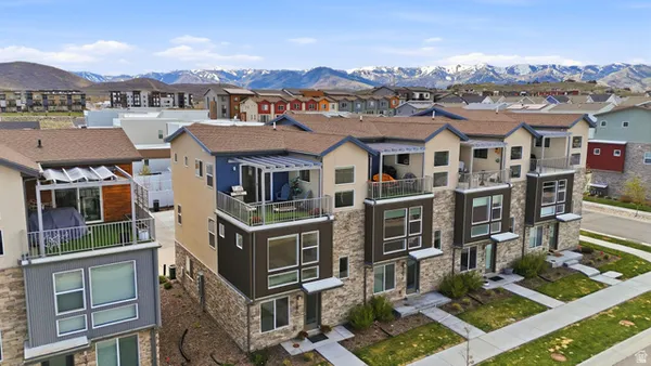 $823,900 | 1386 Vlg Grn Trail, Park City, UT 84098
