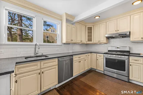 $650,000 | 125 Oaklawn Avenue, Stamford, CT 06905